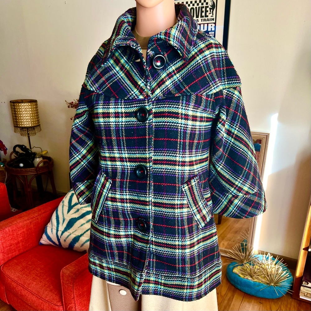 SOLD Vintage Plaid Pea Coat - Picture 12 of 14